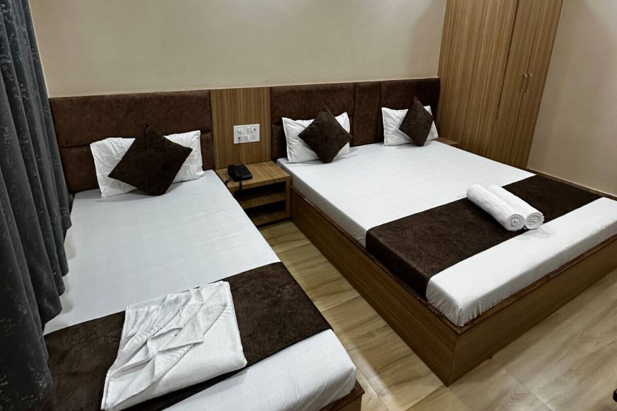 Premium Üç Kişilik Oda, Şehir Manzaralı | Ücretsiz kablosuz İnternet, çarşaf takımı 