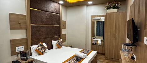 Habitación de lujo, vistas a la ciudad | Wifi gratis y ropa de cama