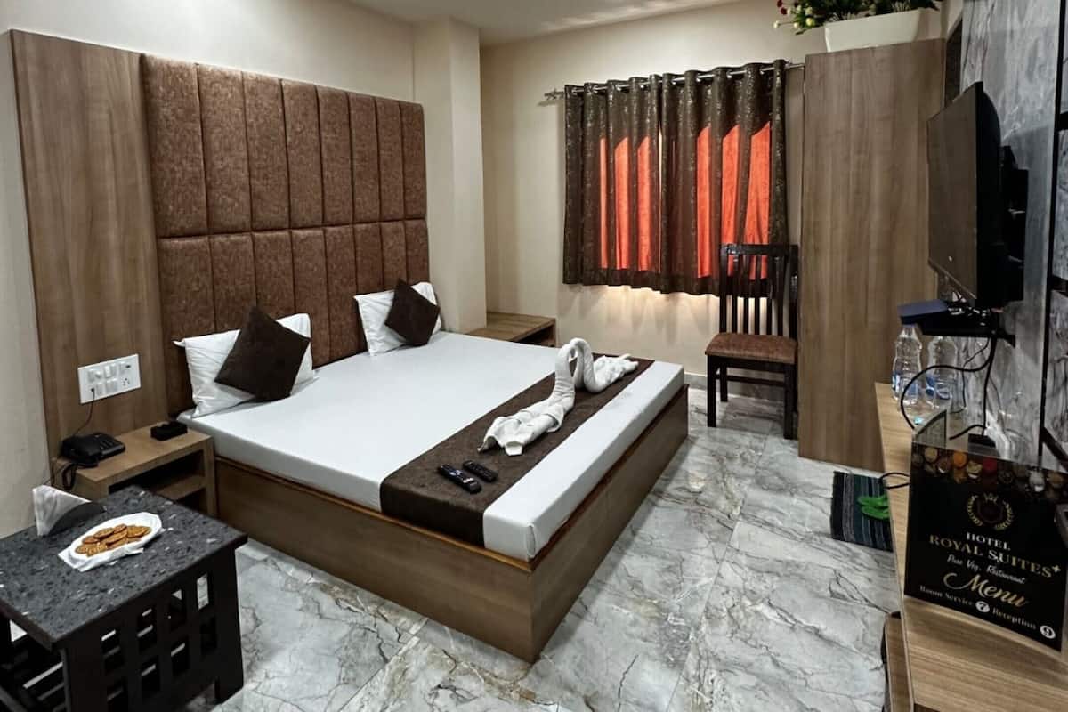 Deluxe Double Room, City View | Free WiFi, bed sheets