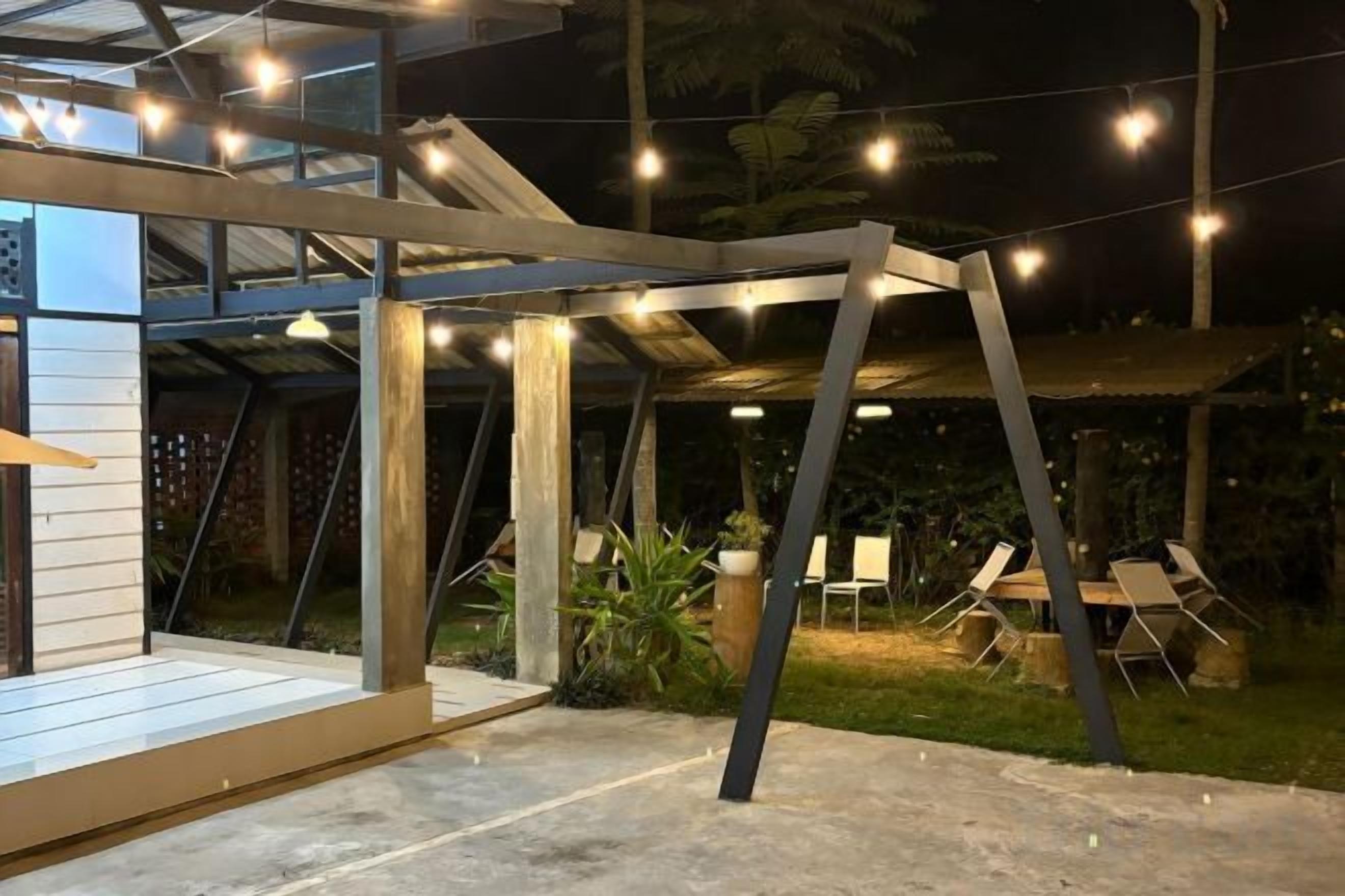 Khu ẩm thực ngoài trời