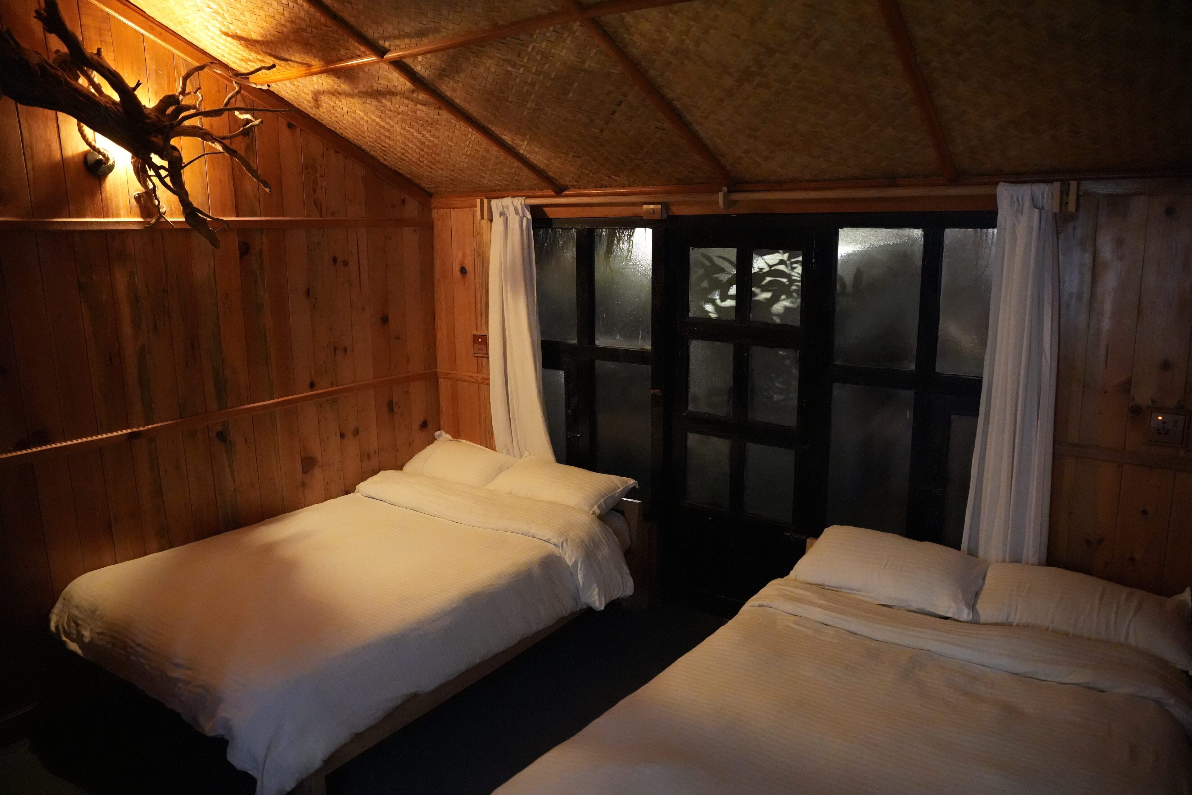 Kamar Twin Standar | Meja kerja, ruang kerja ramah laptop, dan Wi-Fi gratis