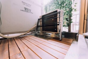 Unclassified image, 5 of 32, button - Minimalist Loft 8: Namba Compact Studio & 24/7 Gym (Osaka)