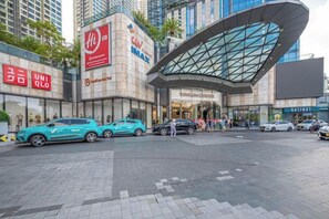 Unclassified image, 3 of 16, button - Condotel Imperial Landmark 81 (Ho Chi Minh City)