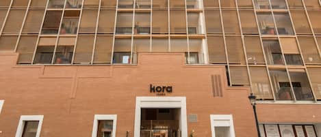 Vista frontal de la propiedad