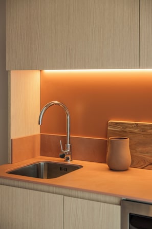 Basic Studio, 1 Queen Bed, Balcony | Private kitchen | Mini-fridge, microwave