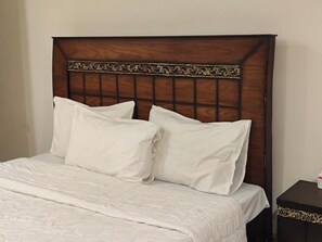 Family Room, City View | Free WiFi