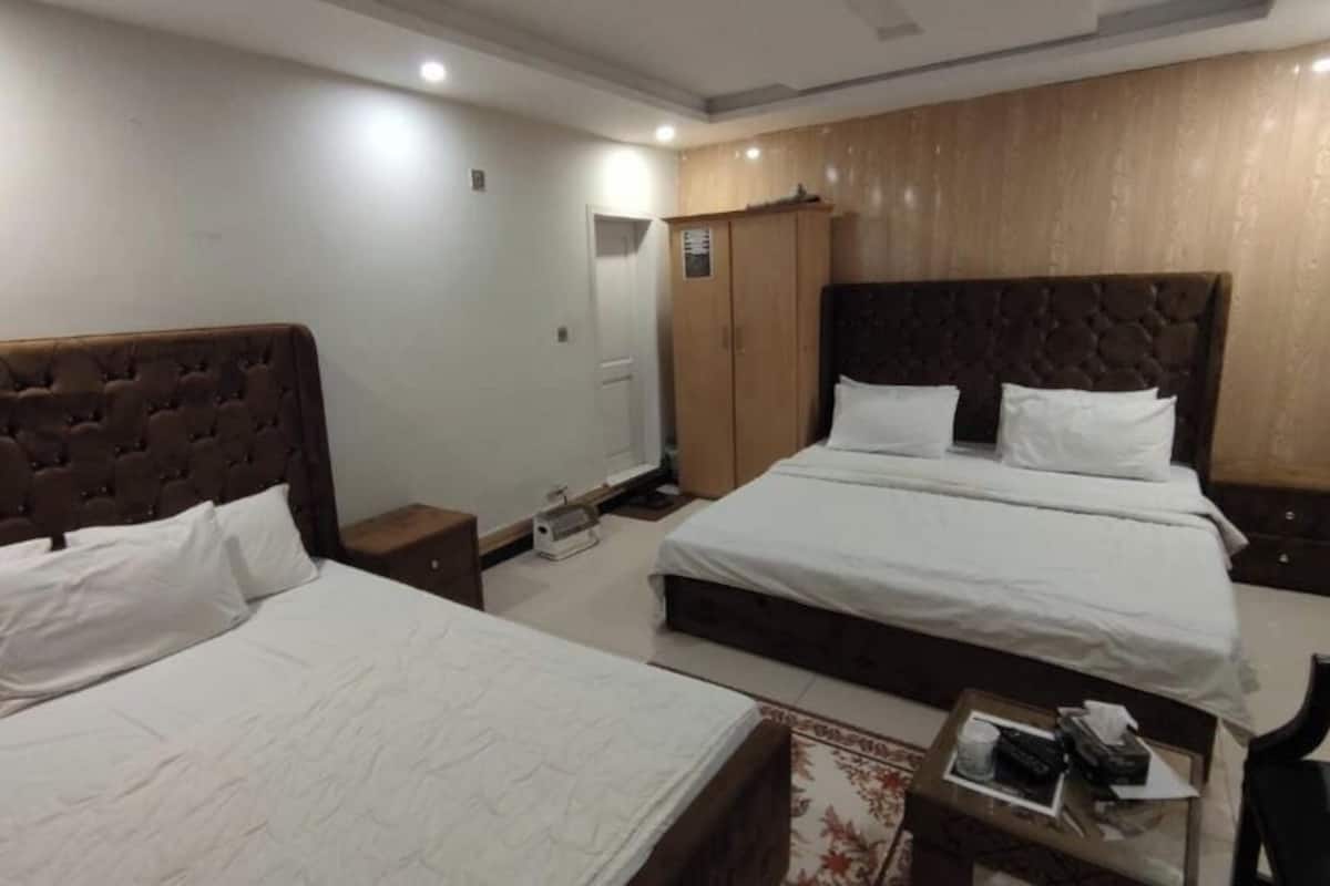 Family Room, City View | Free WiFi