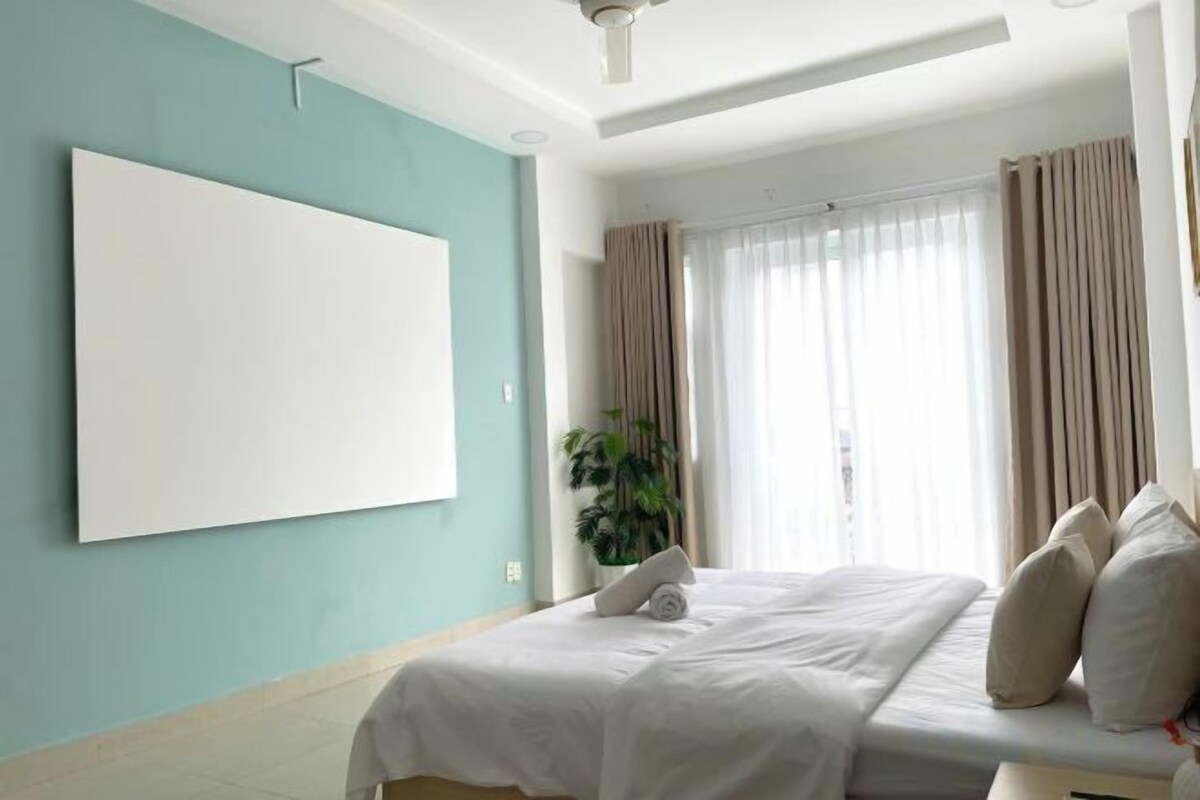 Deluxe Suite With View And Projector