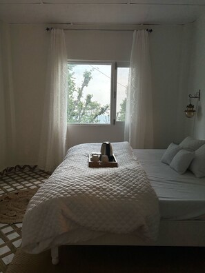 Skrivebord, skrivebord for bærbar PC og blendingsgardiner