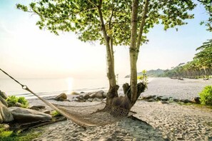 在附近的私人海滩、浮潜、排球