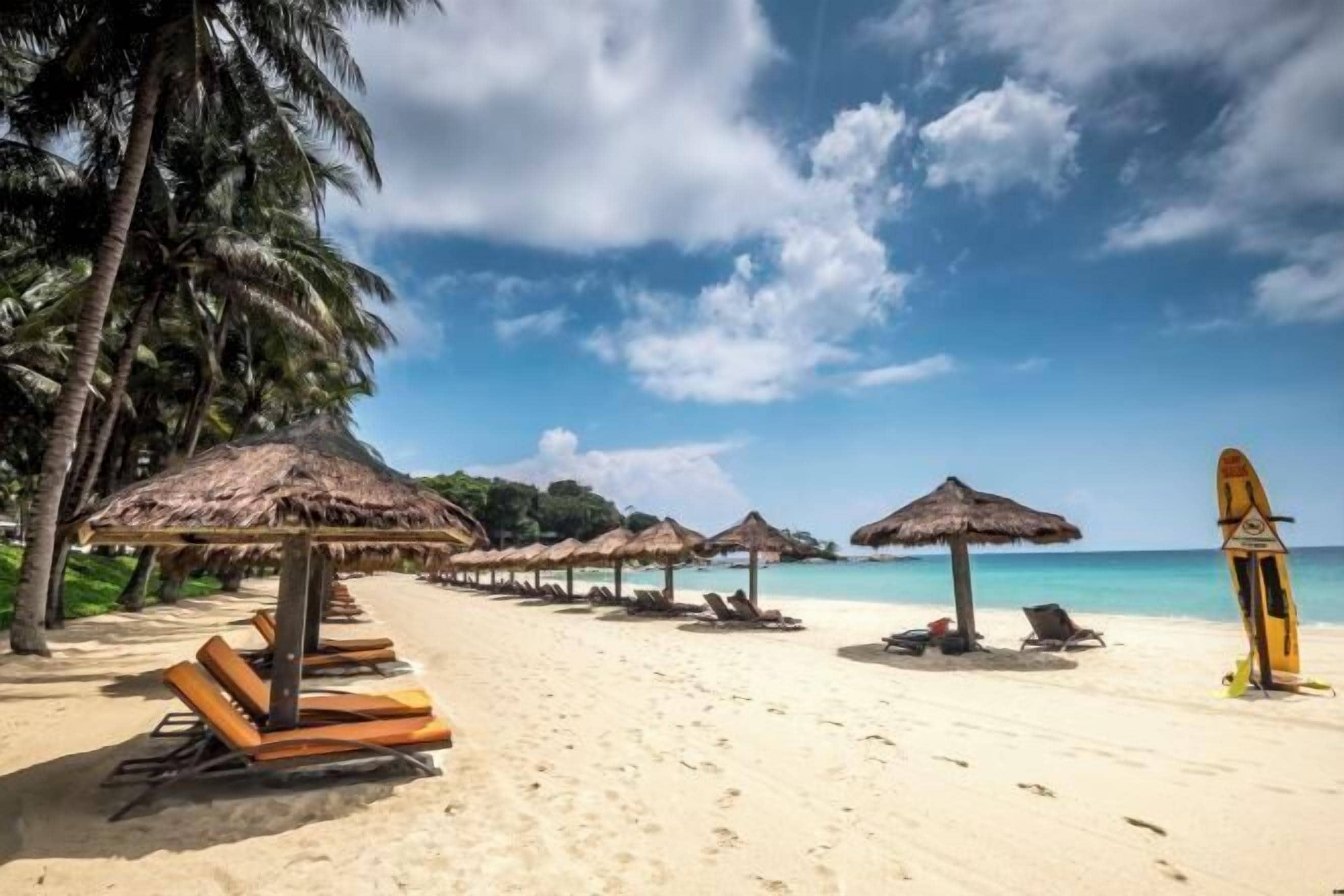 Private beach nearby, snorkelling, beach volleyball