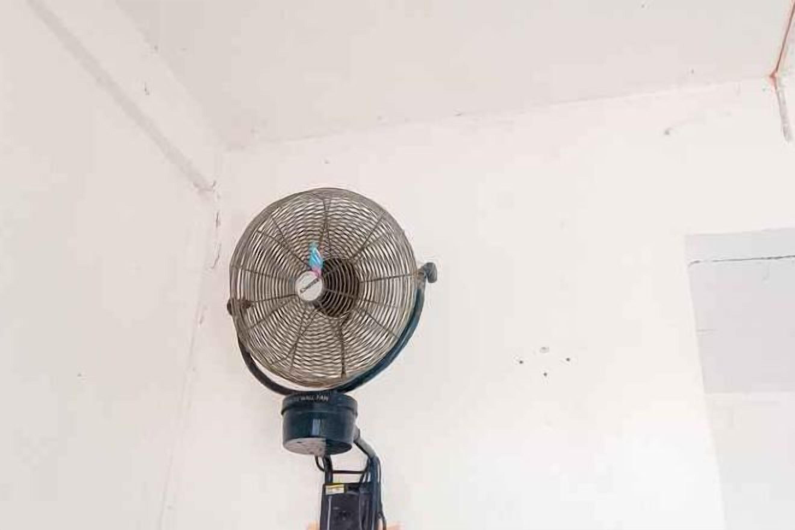 Hand-held showerhead