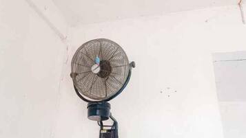 Hand-held showerhead