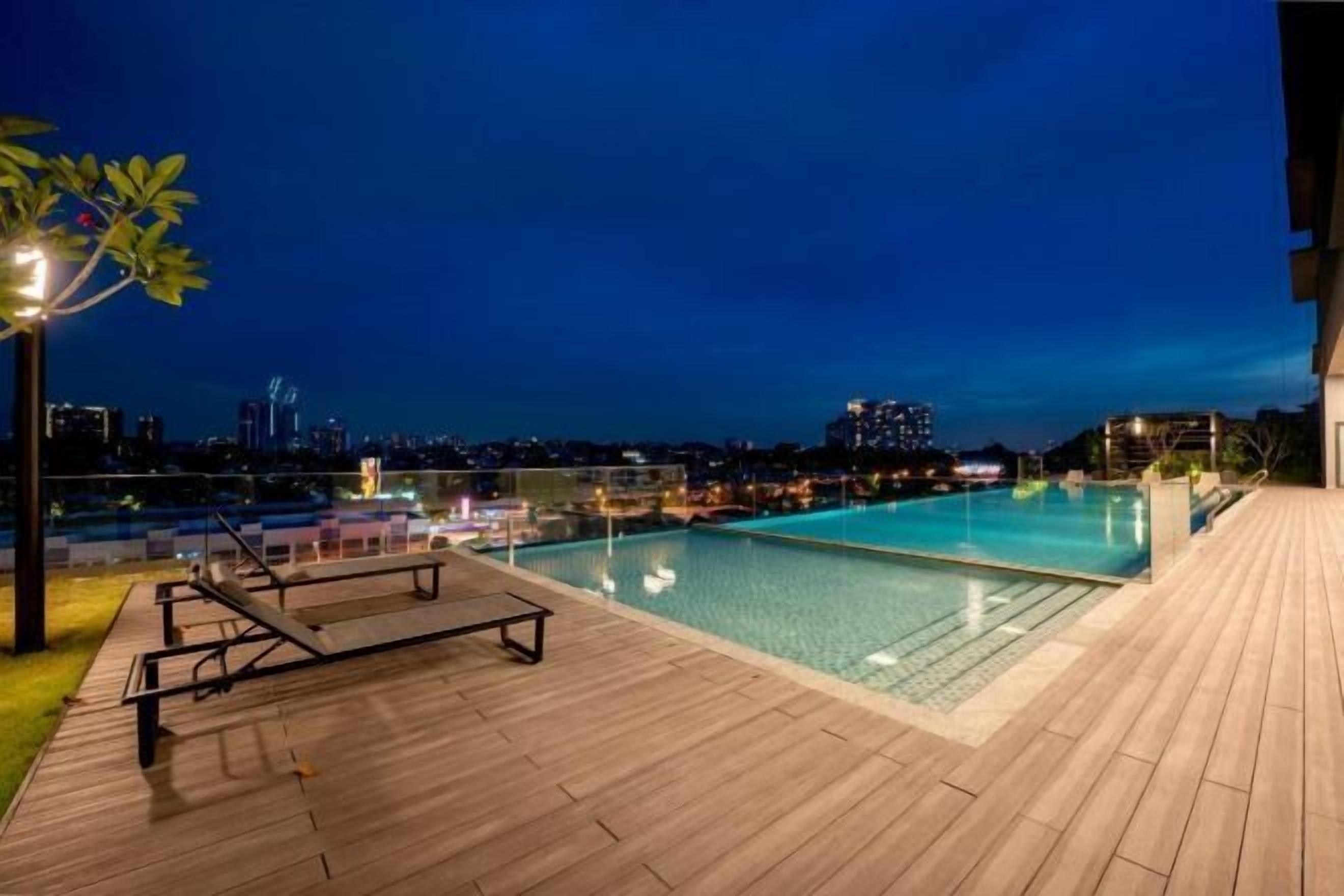 Kolam renang outdoor