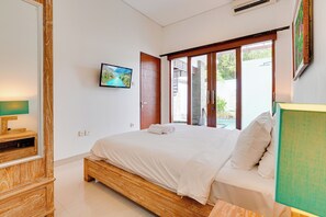 Biệt thự, sân hiên, quang cảnh hồ bơi | Két bảo mật tại phòng, truy cập Internet không dây miễn phí