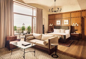 Suite (Collector Suite) | Tabla de planchar con plancha, wifi gratis, ropa de cama