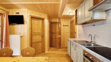 Geladeira, fogão, cooktop, lava-louças