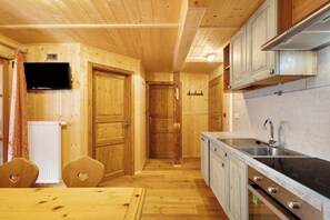 Fridge, oven, stovetop, dishwasher - Apartment 'Jelerhof Hochstein' with Mountain View, Shared Garden and Wi-Fi (Gsies)