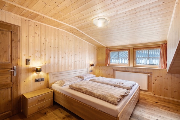 1 bedroom, WiFi, bed sheets