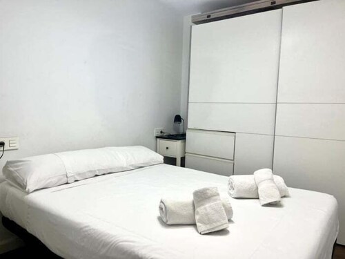 AP Junto AL Hospital Morales Meseguer