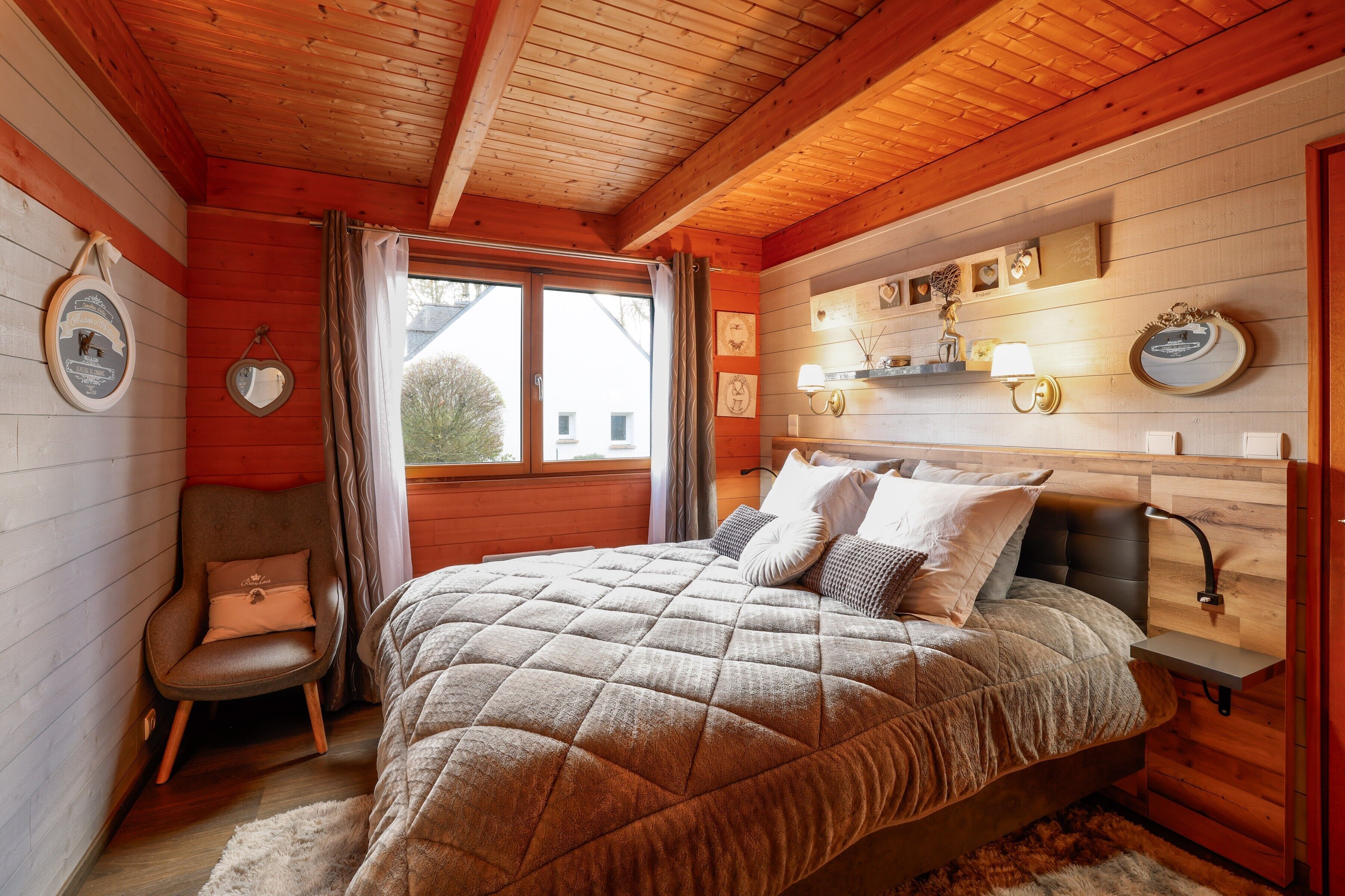 3 chambres, fer et planche à repasser, Wi-Fi, draps fournis