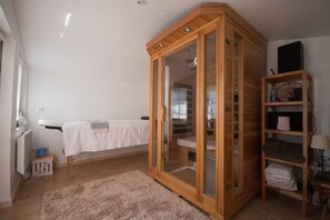 3 chambres, fer et planche à repasser, Wi-Fi, draps fournis
