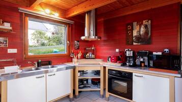 Refrigerador, microondas, horno, placa de cocina