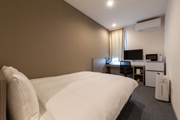 Standard Double Room, Non Smoking | Free WiFi, bed sheets