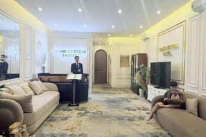 Lobby - Grand Central Hotel- Vinhomes Ocean Park 3 (Nghia Tru)