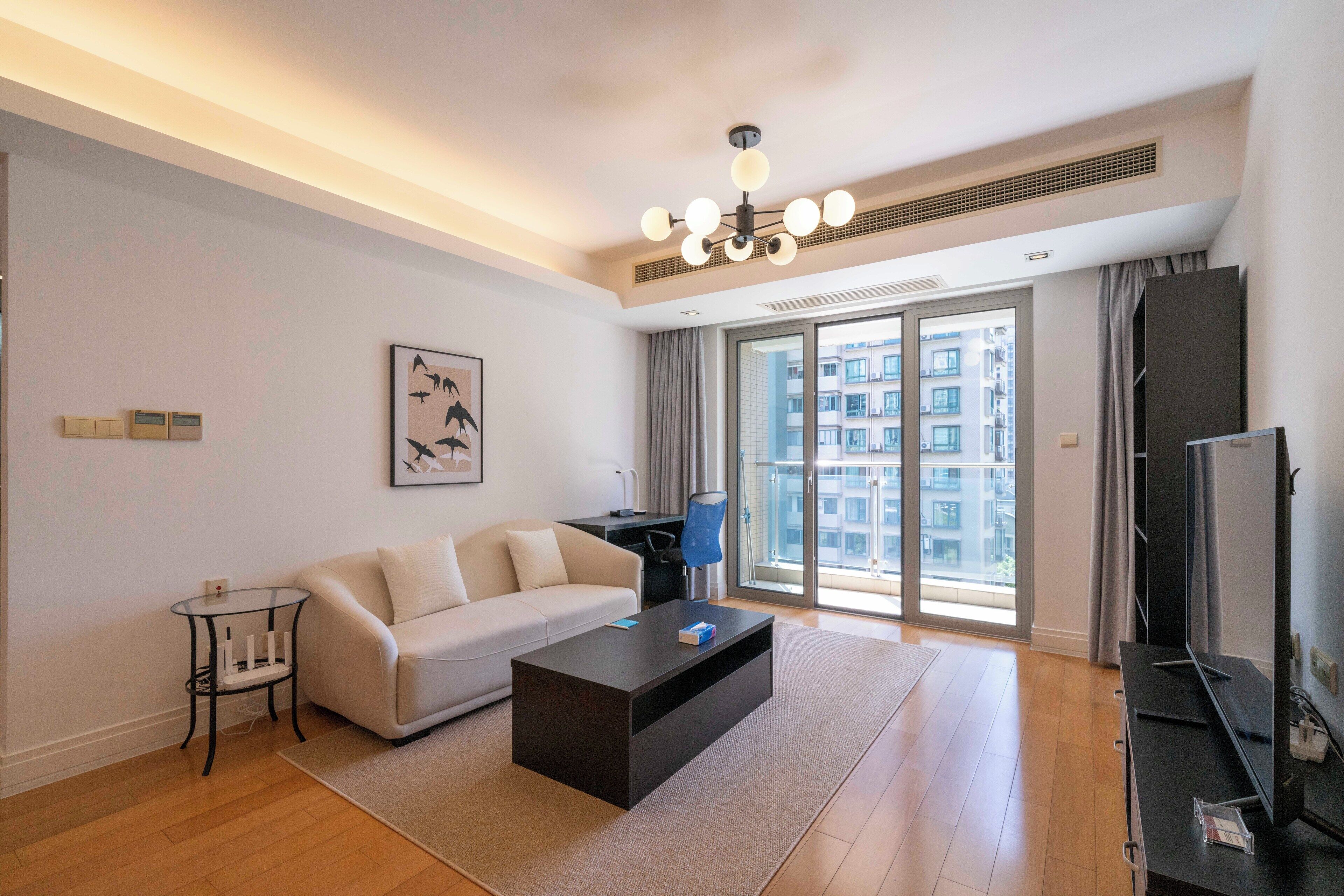 Appartement Supérieur, 1 chambre, cuisine, vue ville | Salle de séjour | TV connectée