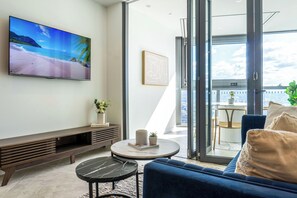 TV - Luxury Apt w/ River & City view in Queens Wharf lv 46 (Brisbane City)