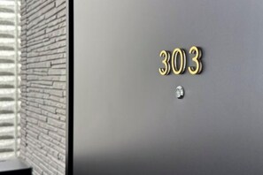 Miscellaneous - louis stage ikebukurohoncho (Tokyo)