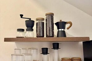 กาแฟและ/หรือเครื่องทำกาแฟ