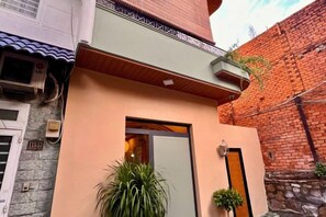 Unclassified image, 2 of 22, button - LYLAC Home Saigon TDX - City Center Cosy 4BR Townhouse with Garden in D1 (Ho Chi Minh City)