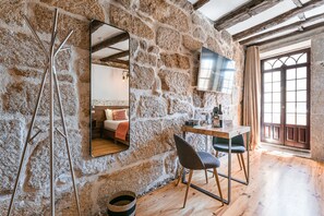 Apartment (Suite with Balcony)