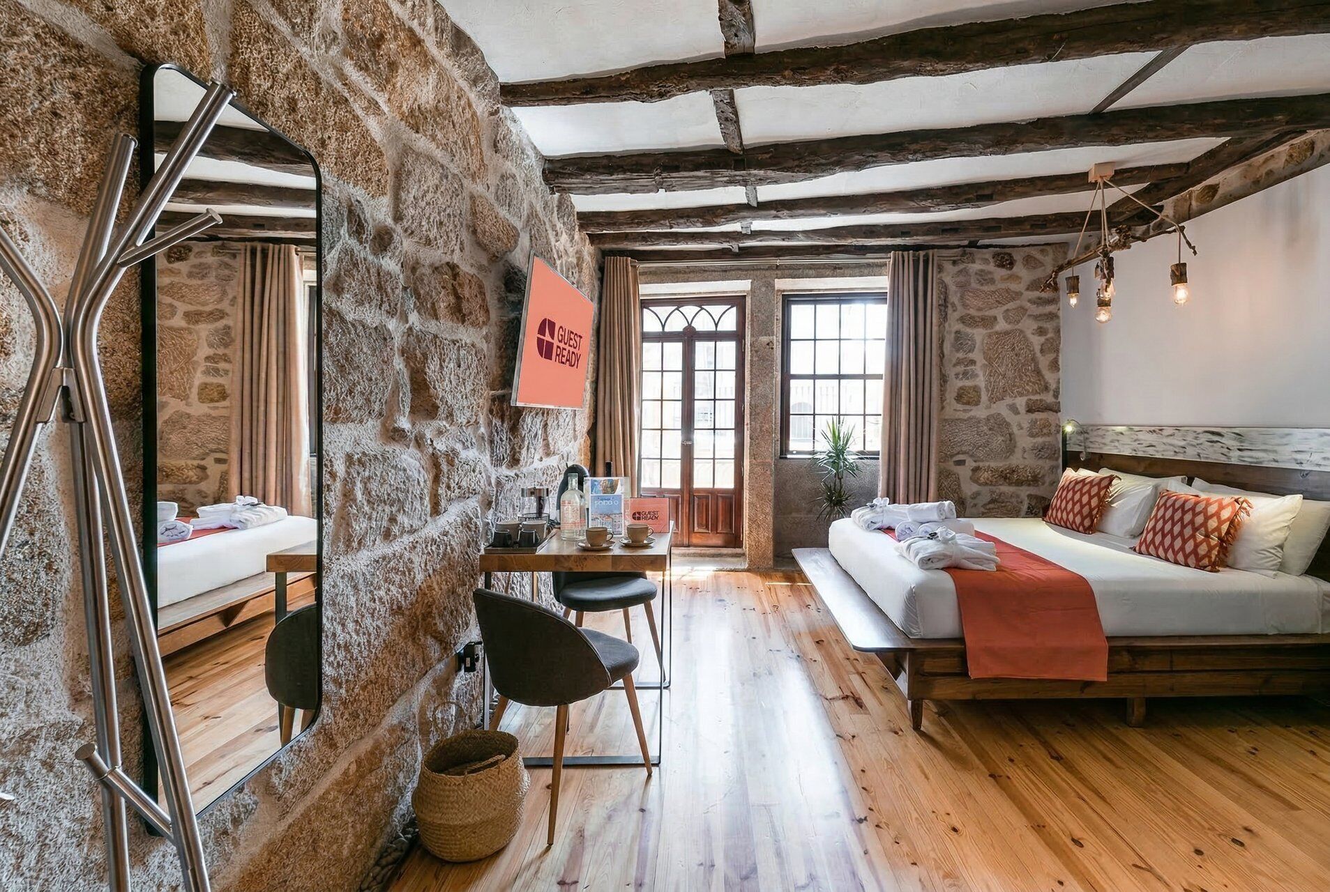 Apartment (Suite with Balcony)