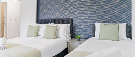 2 室のベッドルーム、アイロン / アイロン台、WiFi、ベッドシーツ