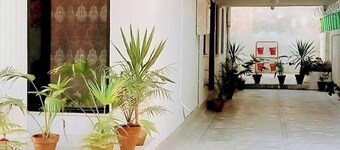 ギャラクシー アンバサダー ゲストハウス