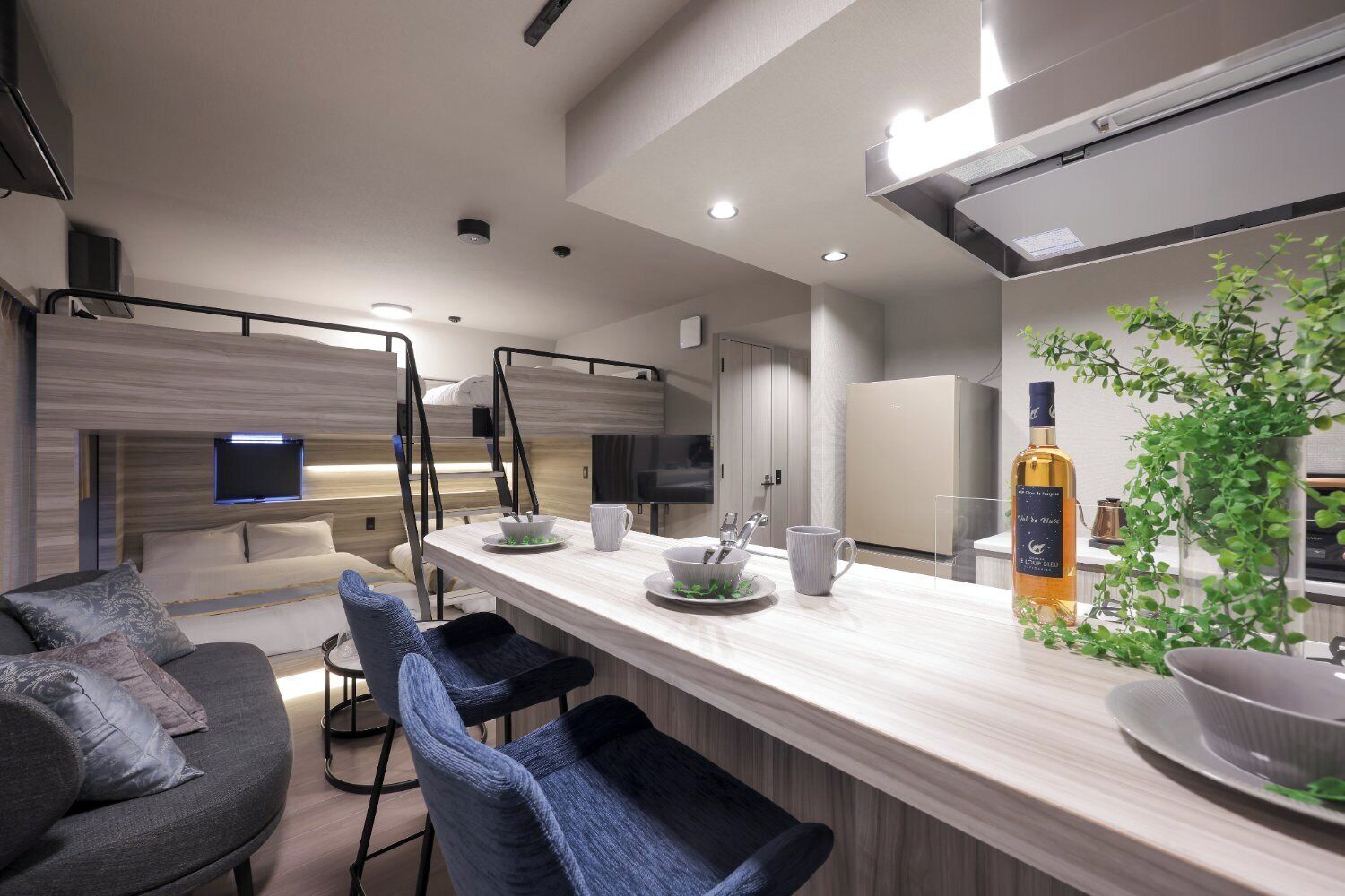 Family Apartment, Non Smoking (e02) | Free WiFi, bed sheets