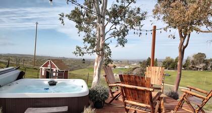 Tranquil Farmhouse with stunning sunsets.