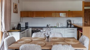 Apartament B 5 z widokiem na góry | Makan di kamar