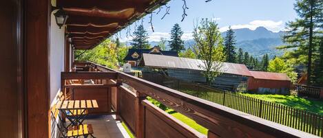 Apartament B 5 z widokiem na góry | Balkon