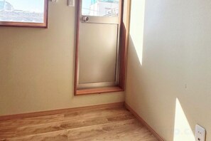 Unclassified image, 2 of 22, button - Lan B (Osaka)