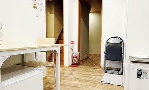 Interior - Lan B (Osaka)