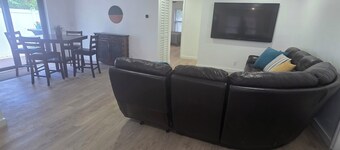 3br/1ba in Delray Beach ~5 mins from beach and ~35 mins from Hard Rock Stadium!