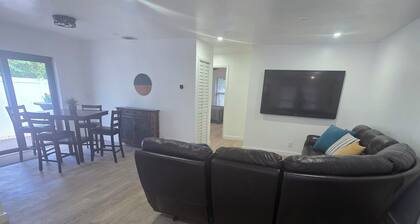 3br/1ba in Delray Beach ~5 mins from beach and ~35 mins from Hard Rock Stadium!