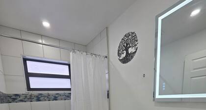 3br/1ba in Delray Beach ~5 mins from beach and ~35 mins from Hard Rock Stadium!
