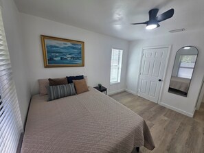 3 bedrooms, free WiFi, bed sheets - 3br/1ba in Delray Beach ~5 mins from beach and ~35 mins from Hard Rock Stadium! (Delray Beach)