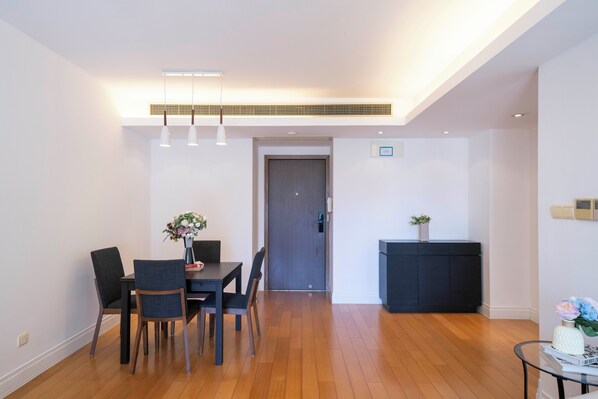 Superior Apartment, 1 Bedroom, Kitchen, City View | Living room