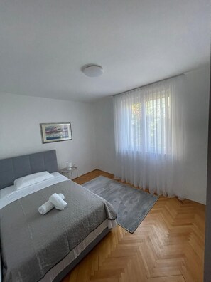 3 bedrooms, iron/ironing board, WiFi